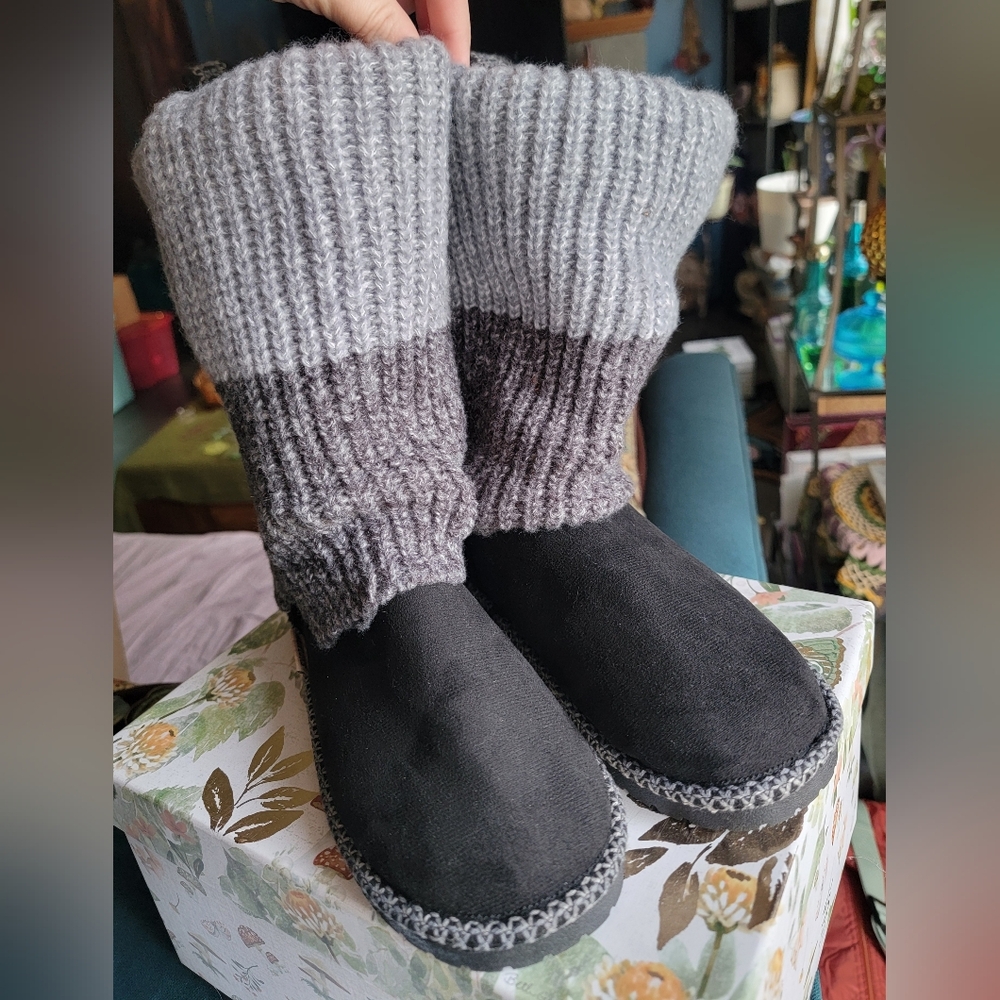 Muk Luks Womens Boots Size 8 Wide NIB - Picture 3 of 7
